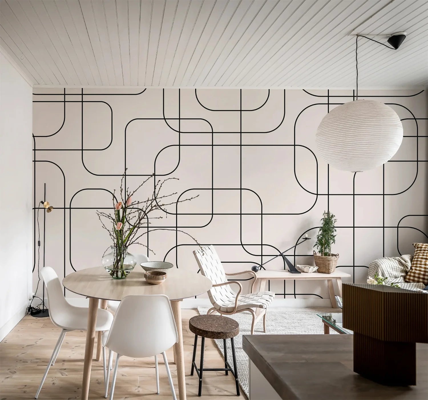 HC-Thea_Graphic_lines_Pattern_Wallpaper-Beige-Interior1-31012024.webp