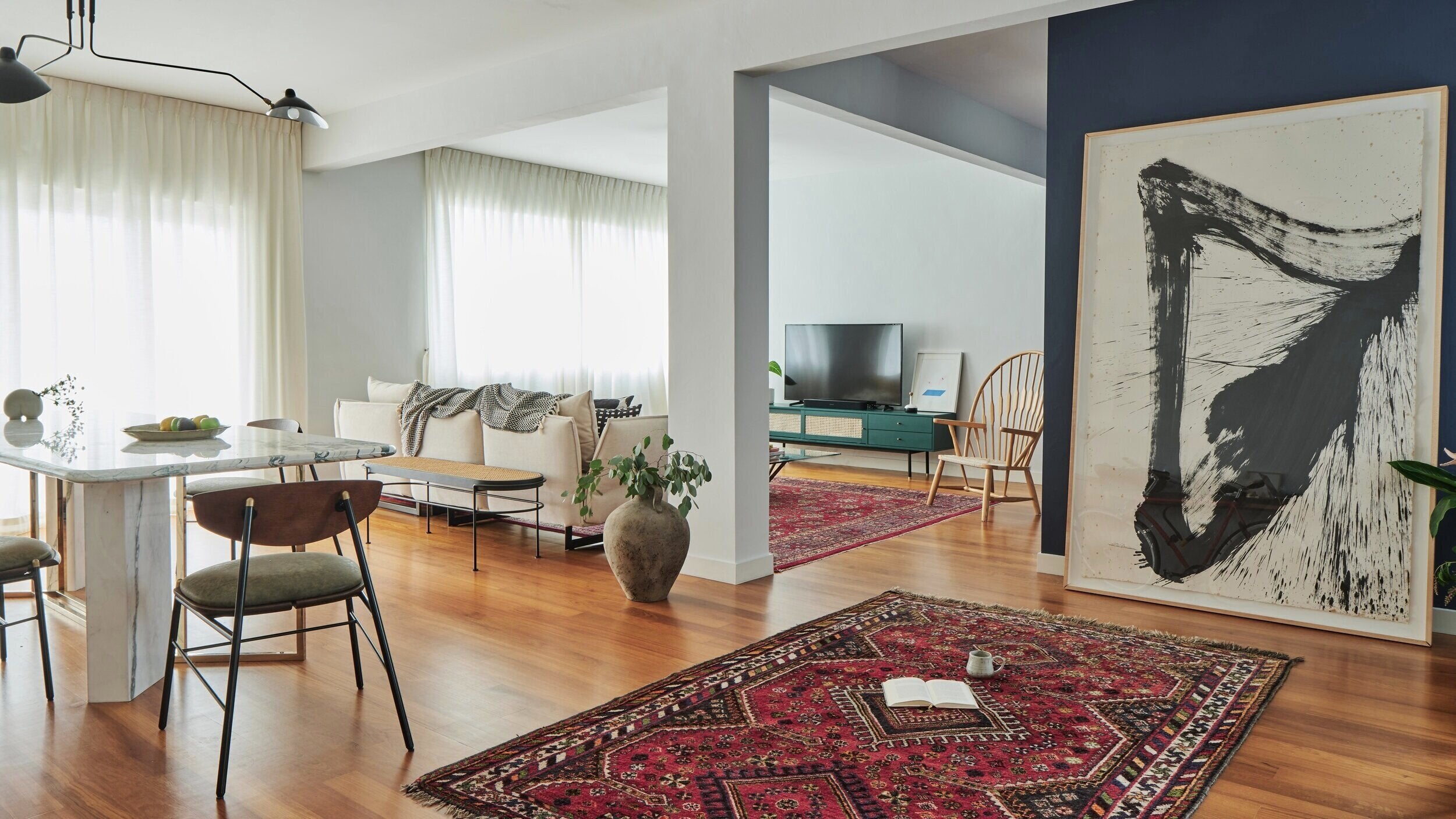 Stacey_Leong_living_area_with_big_painting.jpg