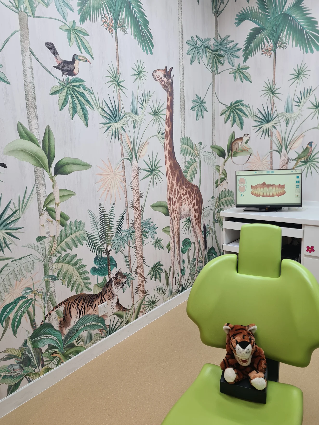 A walk in the jungle wallpaper in a dental room