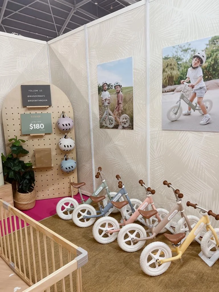 Lilo wallpaper for an exhibition, filled with bicycle